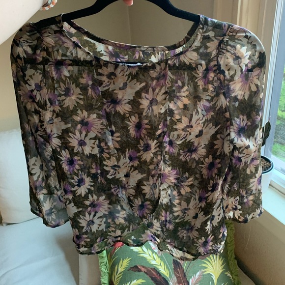 Sheer Daisy Blouse - Picture 3 of 5
